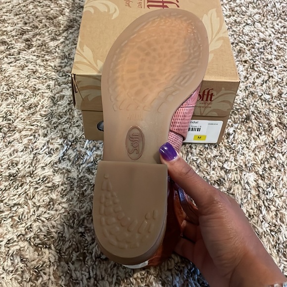 Women’s Sofft sandals - Picture 3 of 4